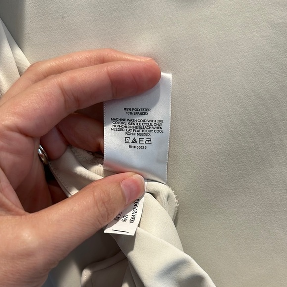 Express Ivory Sleeveless Fitted Bodysuit - Picture 4 of 4